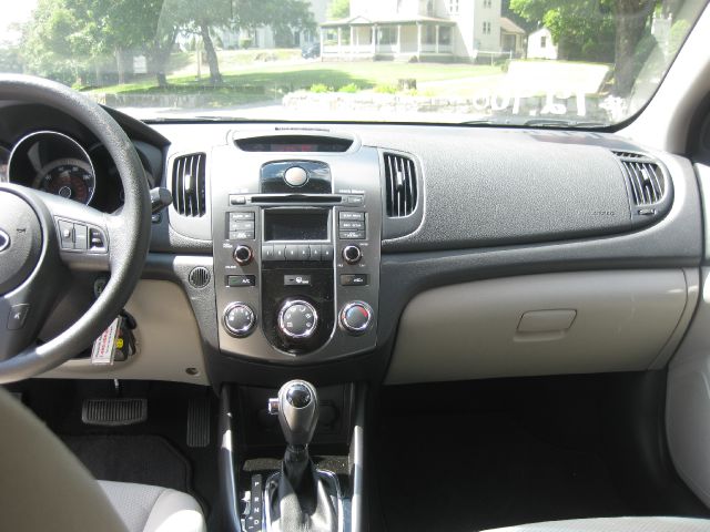 2013 Kia Forte Open-top