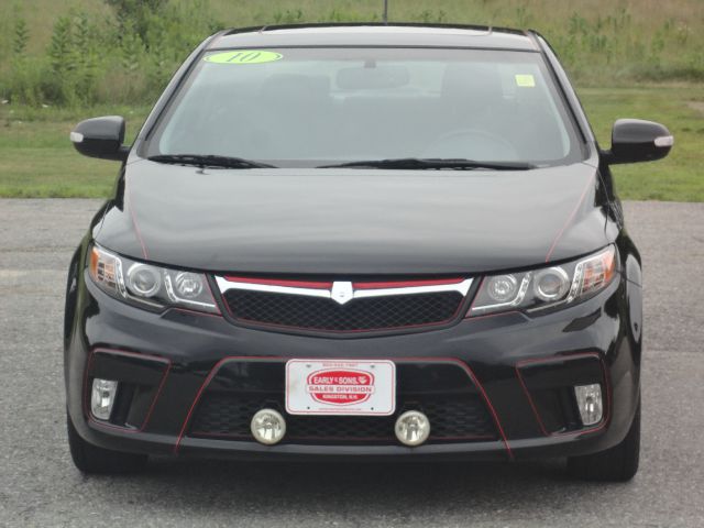 2010 Kia Forte Koup AWD, REAR DVD, Navigation, 3RD ROW, Mem/heat Seats