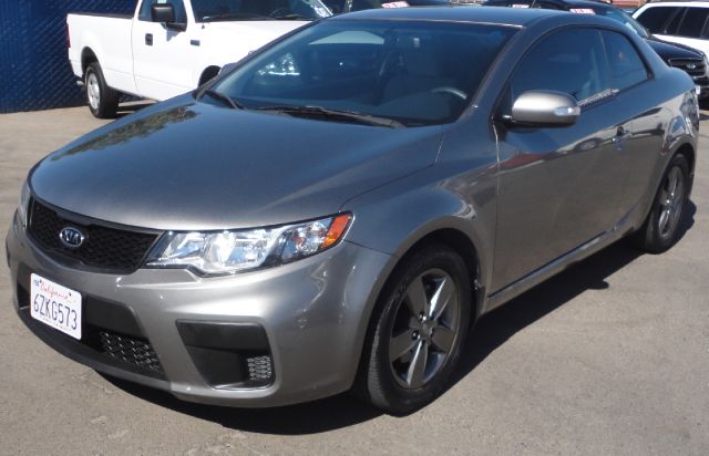 2010 Kia Forte Koup Open-top