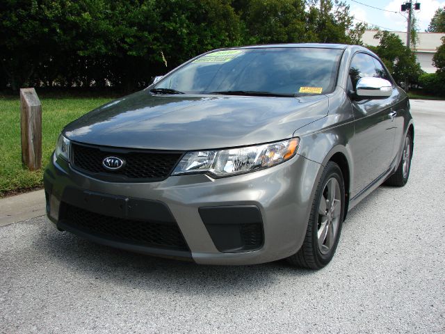 2010 Kia Forte Koup Open-top