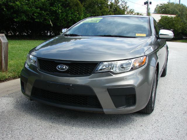 2010 Kia Forte Koup Open-top