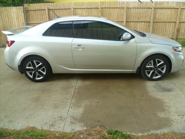 2010 Kia Forte Koup SEL W/ Moonroofalloy Wheels