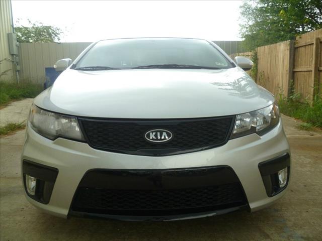 2010 Kia Forte Koup SEL W/ Moonroofalloy Wheels