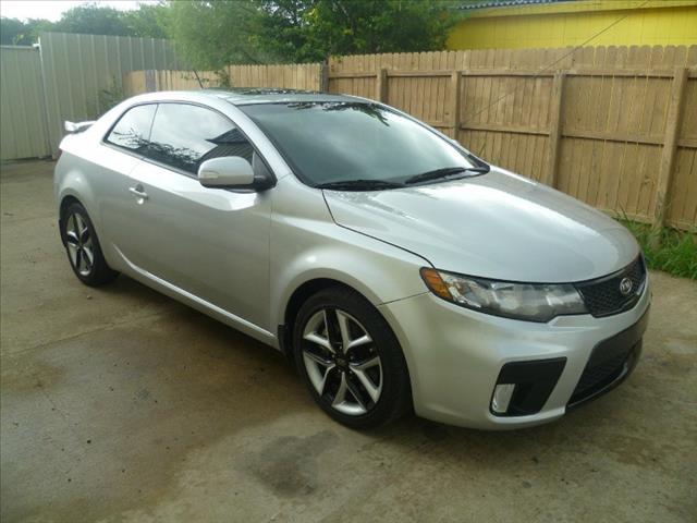 2010 Kia Forte Koup SEL W/ Moonroofalloy Wheels