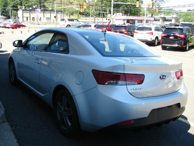 2010 Kia Forte Koup Open-top