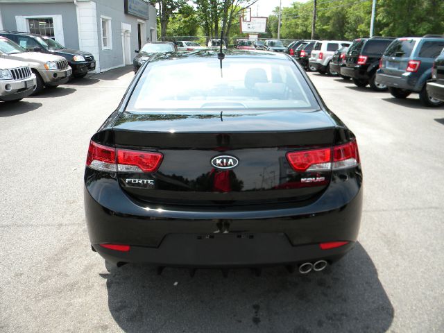 2010 Kia Forte Koup Open-top