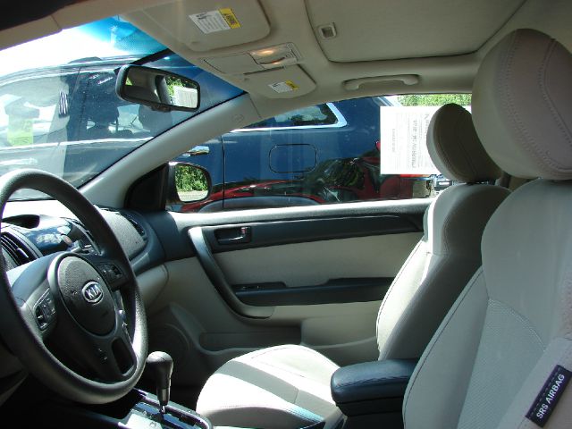 2010 Kia Forte Koup Unknown