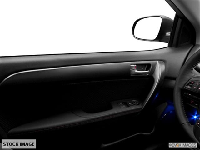 2011 Kia Forte Koup AWD, REAR DVD, Navigation, 3RD ROW, Mem/heat Seats