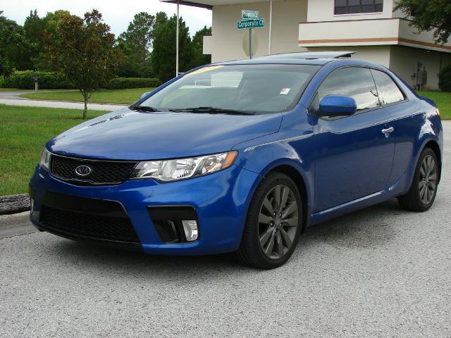2011 Kia Forte Koup AWD, REAR DVD, Navigation, 3RD ROW, Mem/heat Seats