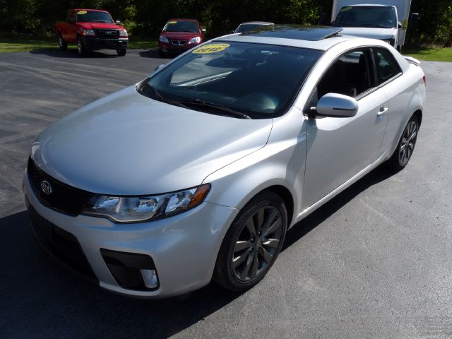 2012 Kia Forte Koup AWD, REAR DVD, Navigation, 3RD ROW, Mem/heat Seats