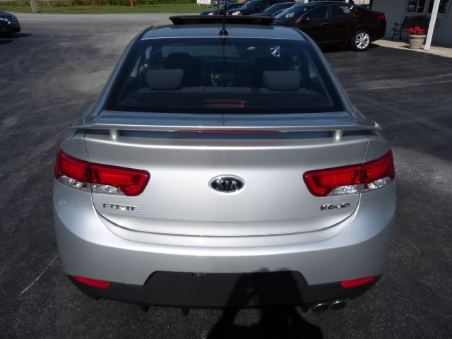 2012 Kia Forte Koup AWD, REAR DVD, Navigation, 3RD ROW, Mem/heat Seats