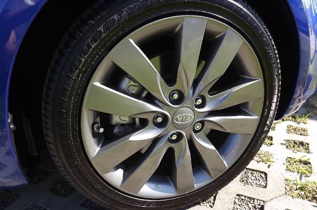 2012 Kia Forte Koup AWD, REAR DVD, Navigation, 3RD ROW, Mem/heat Seats