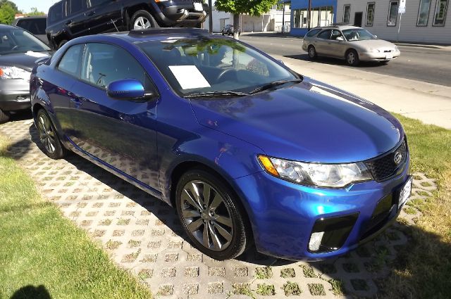 2012 Kia Forte Koup AWD, REAR DVD, Navigation, 3RD ROW, Mem/heat Seats