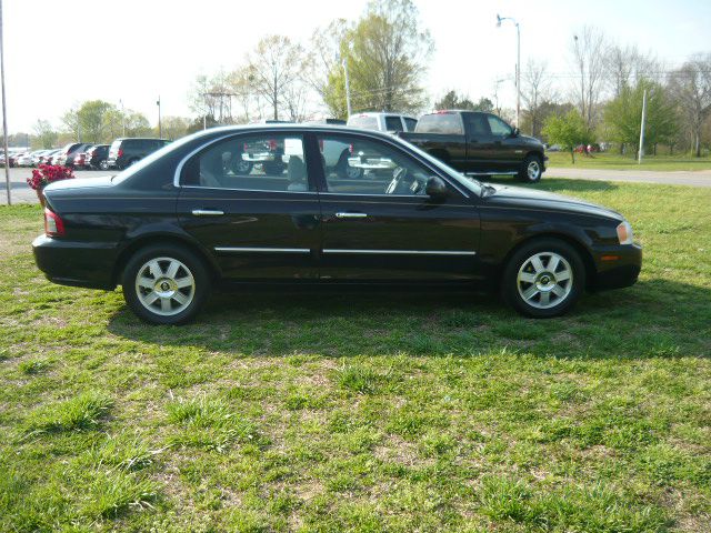 2004 Kia Optima Open-top