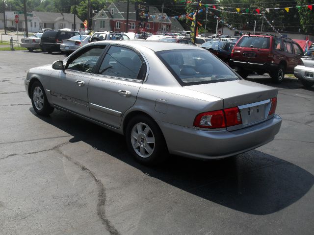 2004 Kia Optima Open-top