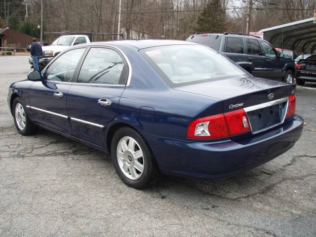2004 Kia Optima Open-top
