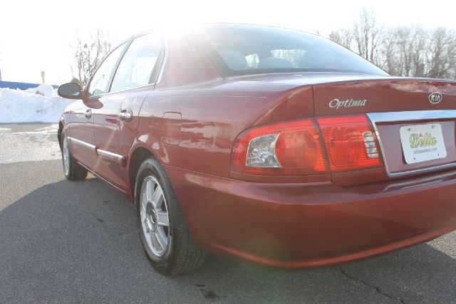 2004 Kia Optima Open-top