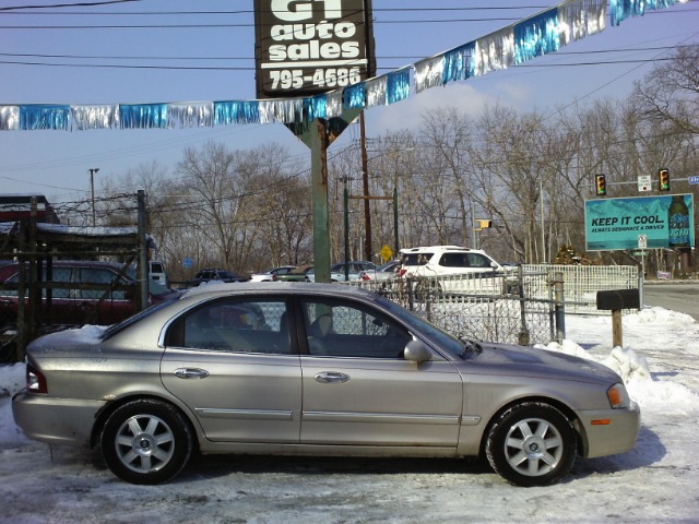 2004 Kia Optima Open-top