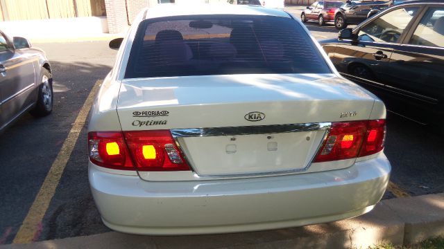 2004 Kia Optima 5dr HB Auto