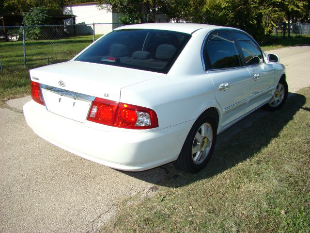2004 Kia Optima Open-top