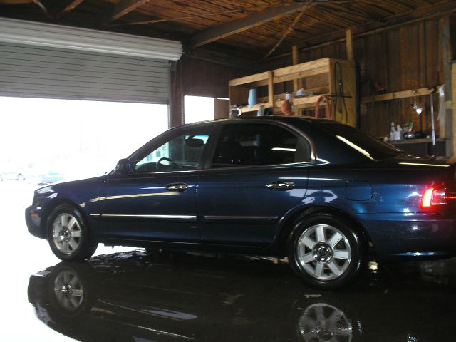 2005 Kia Optima Open-top