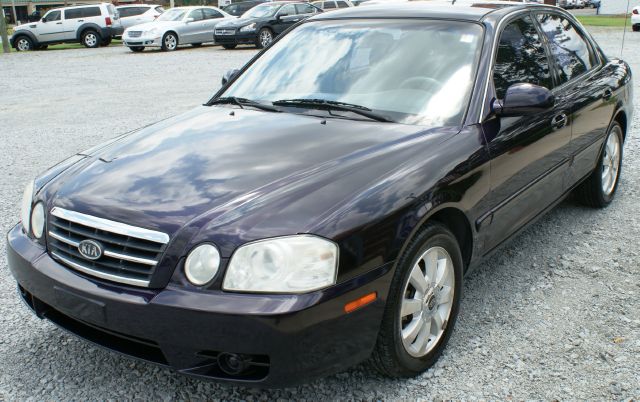 2006 Kia Optima 2006 Ford LX