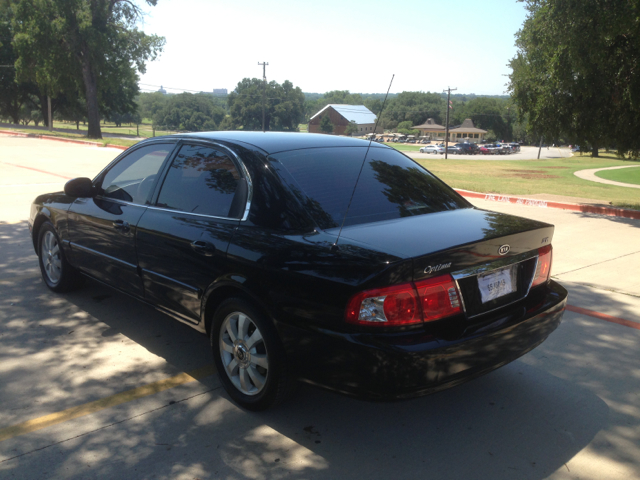 2006 Kia Optima 2006 Ford LX