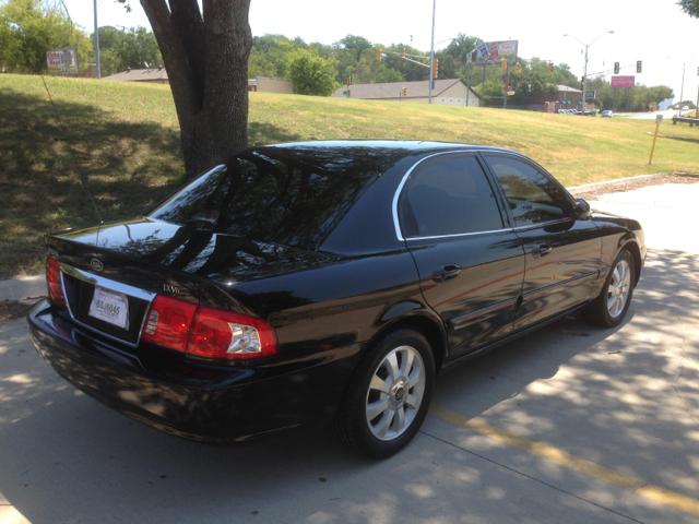 2006 Kia Optima 2006 Ford LX