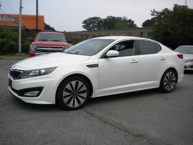 2011 Kia Optima AUTO RWD