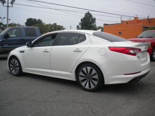 2011 Kia Optima AUTO RWD