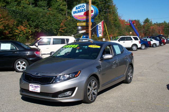 2011 Kia Optima AWD, REAR DVD, Navigation, 3RD ROW, Mem/heat Seats