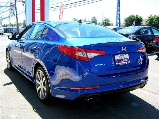2012 Kia Optima AWD, REAR DVD, Navigation, 3RD ROW, Mem/heat Seats