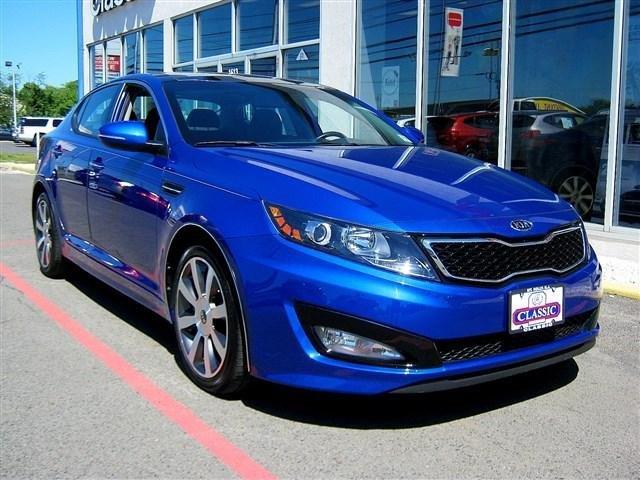 2012 Kia Optima AWD, REAR DVD, Navigation, 3RD ROW, Mem/heat Seats