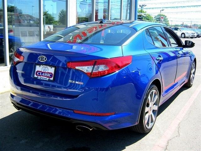 2012 Kia Optima AWD, REAR DVD, Navigation, 3RD ROW, Mem/heat Seats