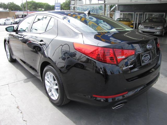 2012 Kia Optima 4dr Sdn Man S