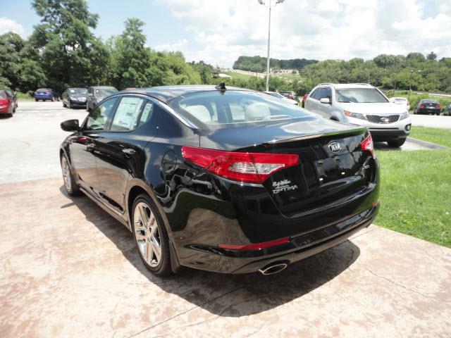 2013 Kia Optima AWD, REAR DVD, Navigation, 3RD ROW, Mem/heat Seats