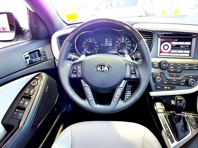 2013 Kia Optima AWD, REAR DVD, Navigation, 3RD ROW, Mem/heat Seats