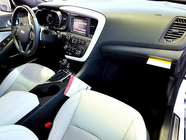 2013 Kia Optima AWD, REAR DVD, Navigation, 3RD ROW, Mem/heat Seats