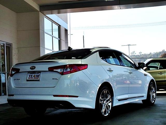 2013 Kia Optima AWD, REAR DVD, Navigation, 3RD ROW, Mem/heat Seats