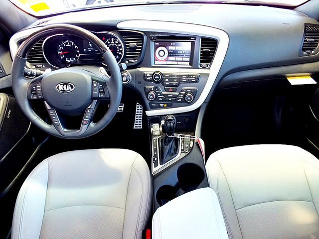 2013 Kia Optima AWD, REAR DVD, Navigation, 3RD ROW, Mem/heat Seats