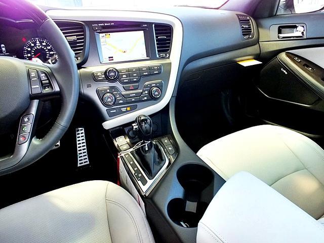 2013 Kia Optima AWD, REAR DVD, Navigation, 3RD ROW, Mem/heat Seats