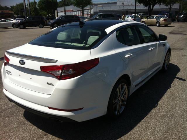 2013 Kia Optima AWD, REAR DVD, Navigation, 3RD ROW, Mem/heat Seats