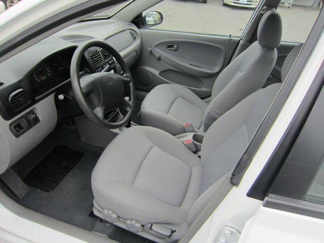 2001 Kia Rio Base
