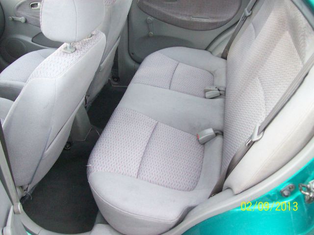 2001 Kia Rio Base