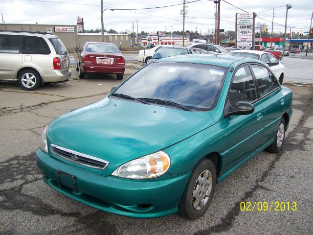 2001 Kia Rio Base