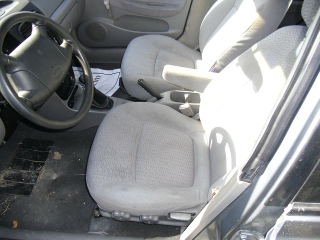 2001 Kia Rio Base