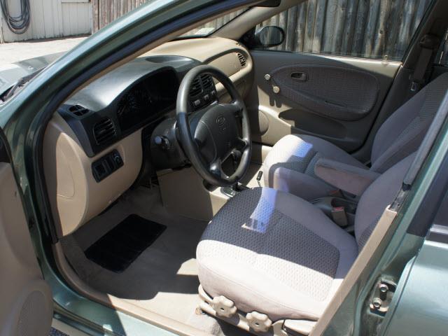 2002 Kia Rio Unknown