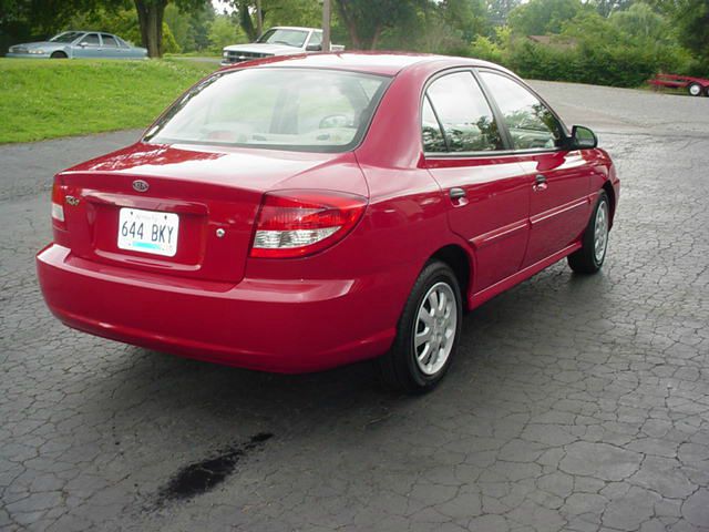 2003 Kia Rio Base