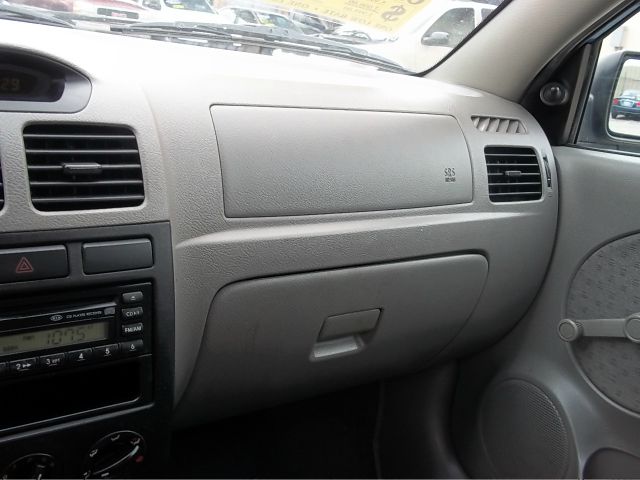 2003 Kia Rio 3.5tl W/tech Pkg