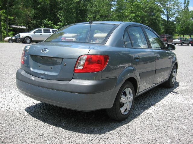 2006 Kia Rio Base